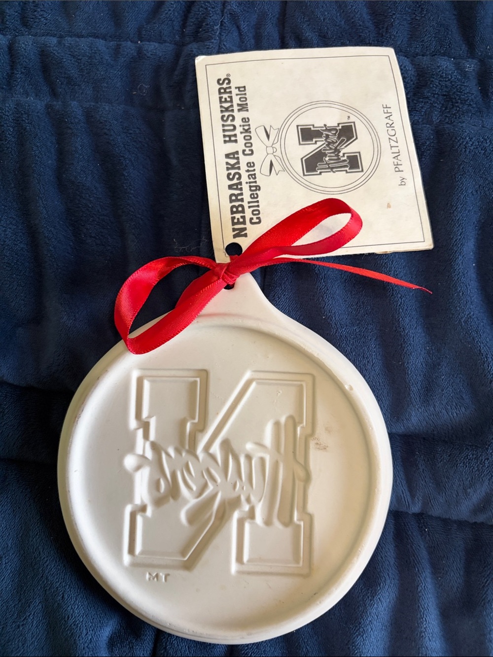 Pfaltzgraff White Nebraska Huskers Cookie Mold with Red Ribbon